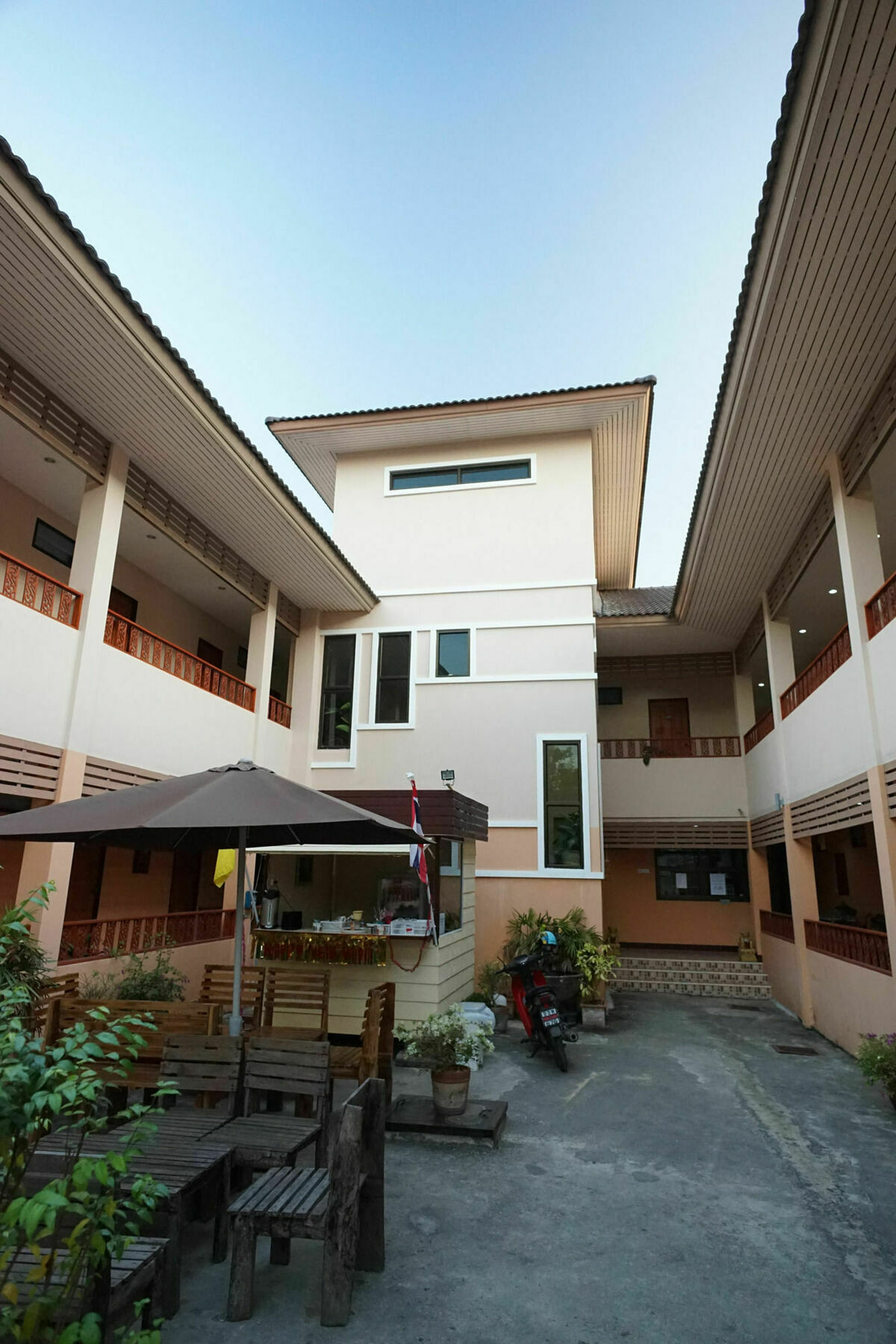 Banlanna Hotel Lampang Exterior foto
