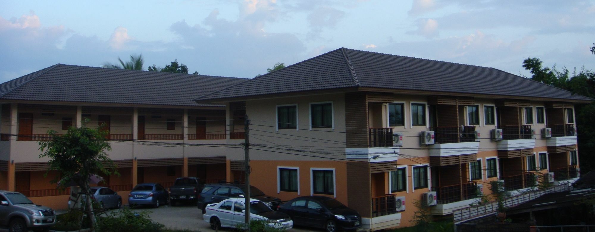 Banlanna Hotel Lampang Exterior foto