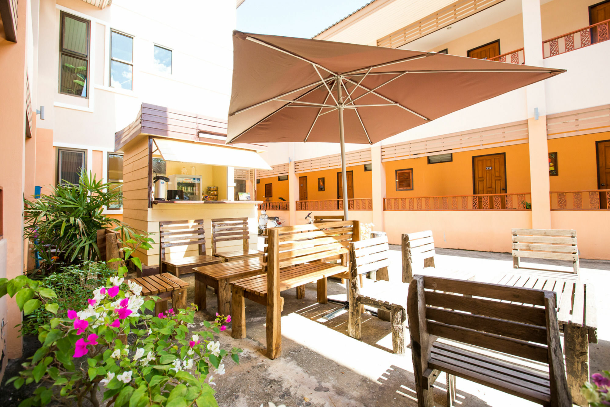 Banlanna Hotel Lampang Exterior foto